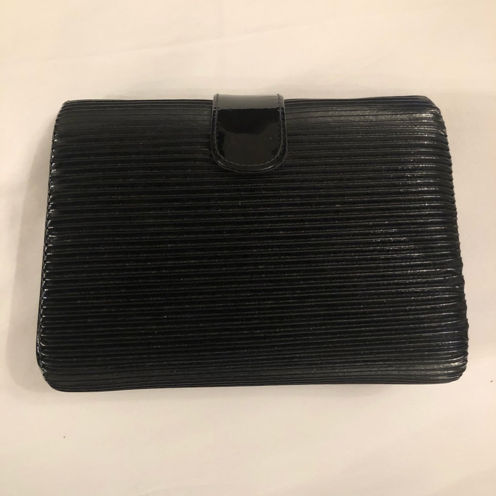 Andé Black Clutch With Strap